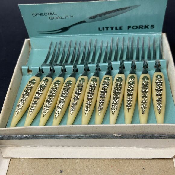 Vintage Little Fork Stainless Steel White Relish & Hors D'Oeuvre Fork Set of 11 - Picture 6 of 9